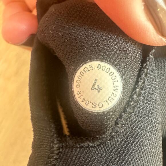 Lululemon Ebb to Train medium support C/D cup racerback bra Black size 4 - Picture 4 of 4